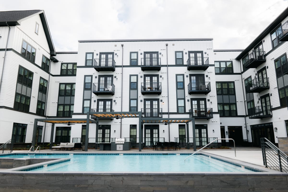 Apartments on Lakeland Drive, Jackson MS The Quarter House